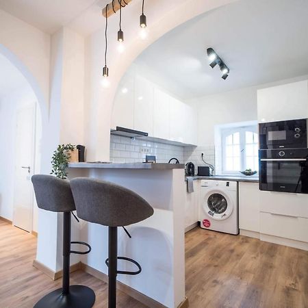 Ferienwohnung Pintes 38 Dunaújváros Exterior foto