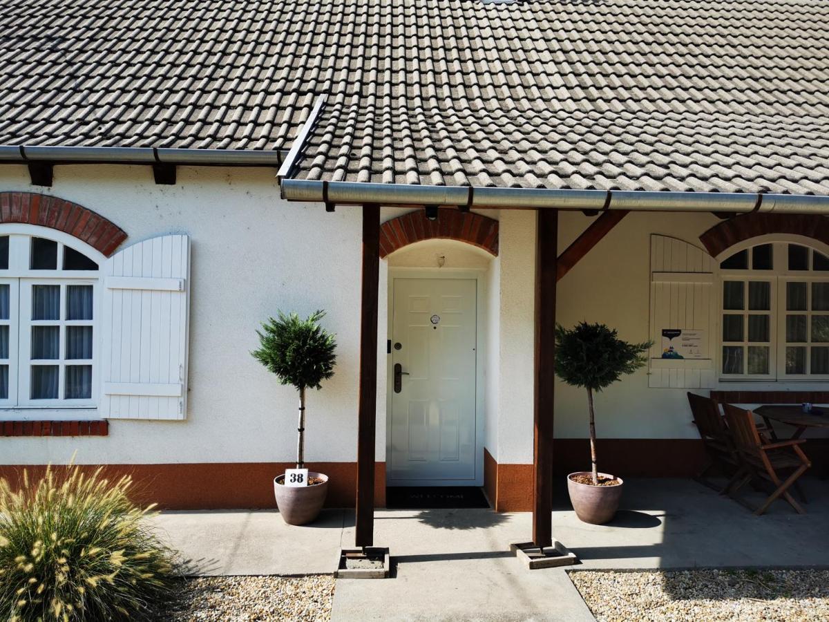 Ferienwohnung Pintes 38 Dunaújváros Exterior foto