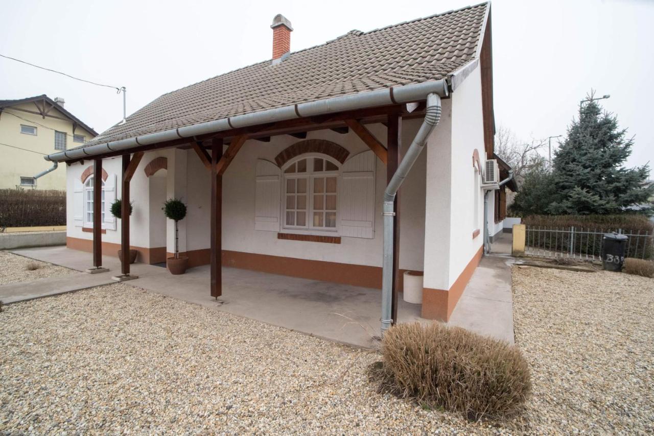 Ferienwohnung Pintes 38 Dunaújváros Exterior foto